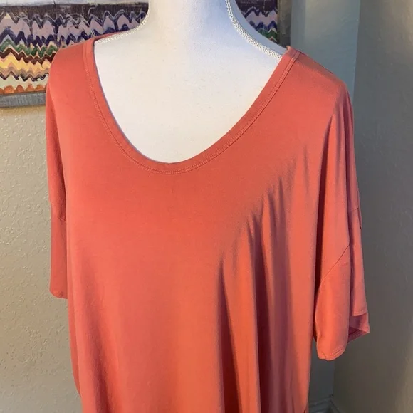 Old Navy Women’s Plus Size Luxe Top - Picture 2 of 6
